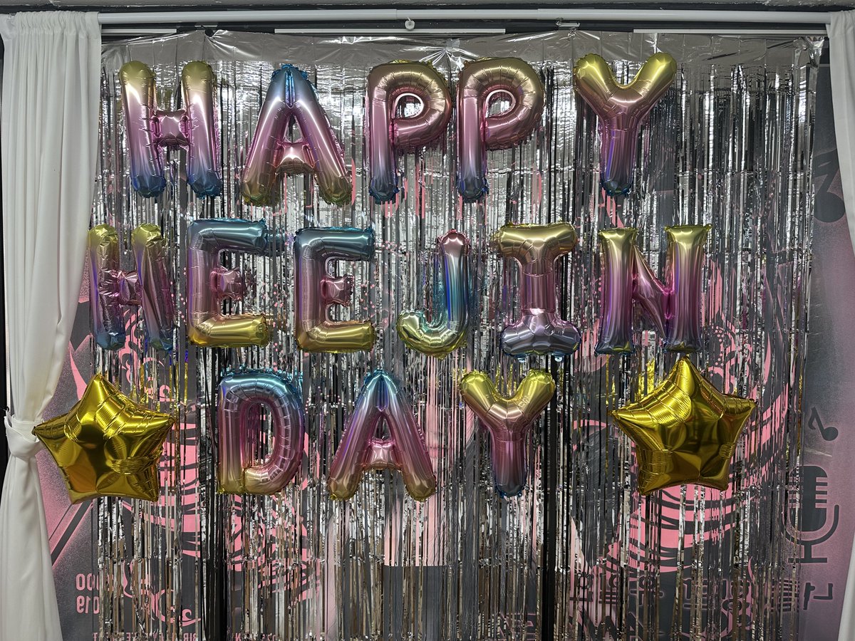 세상에서 제일 이쁜 분이 커피 사주셨어요🫶🏻

#희진아_생일축하해_스껄
#Happy_Heejin_Day