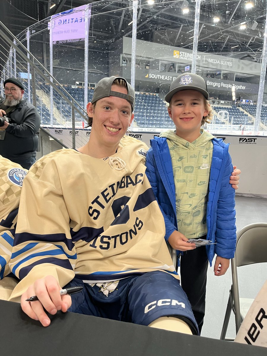 MJHLPistons's tweet photo. What a fantastic turnout for our first @DairyQueen hockey card signing of the season! The guys were signing cards for over 30 minutes. Big crowd tonight—1970—huge thanks for making it a great evening. #mjhlhockey https://t.co/i0gwWCLWAU