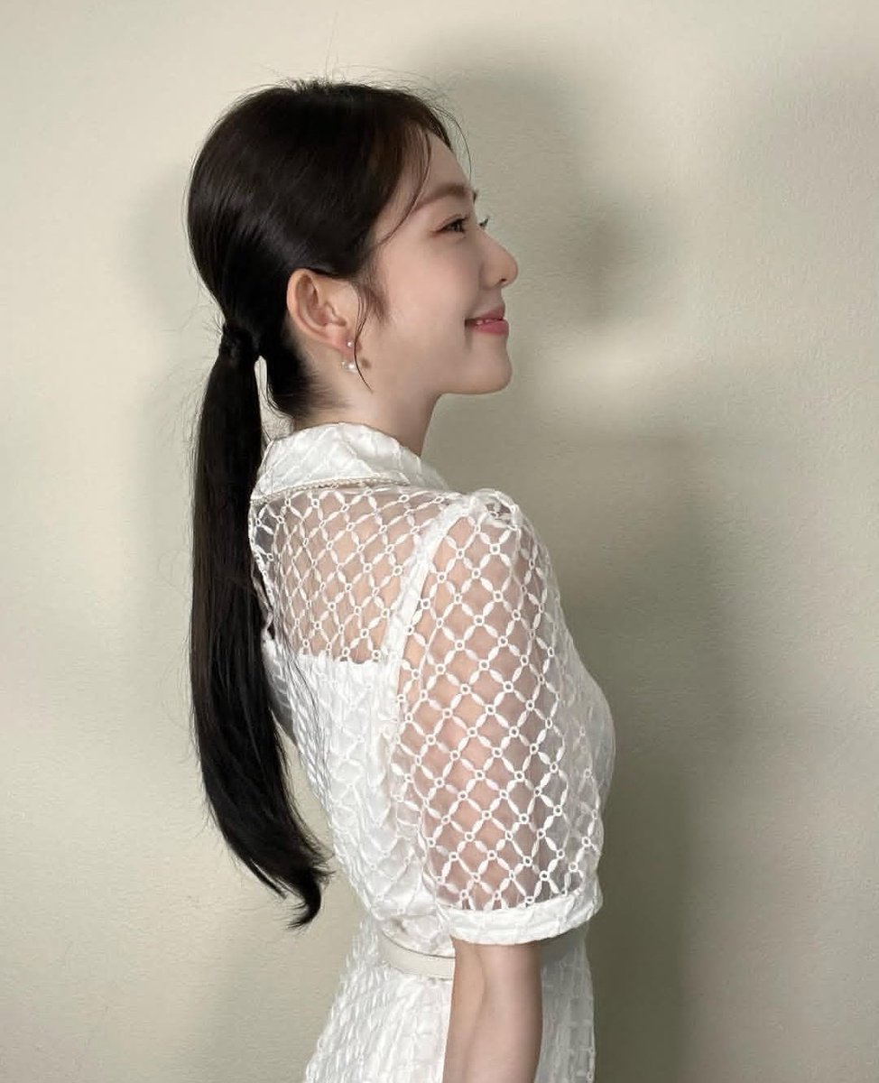 𝐪uizás mis pintas no vayan para nada con los #𝔓ogoᖗ𖤐𝕧ī𝐛e𝚜, pero no nos fijemos en eso, sino en lo mucho que estuve #𝑊aīt𝕚ngʼ𝔉or𓋜𝔜ou para poder presumir la nueva #𝔊u͟s𝕥a𝐛o개울ー𝔓är𝕥y. ¡𝐞stoy muy emocionada por él! ♡

𝑠weē𝐭 🫐 ˎˊ˗ 𝐛luë𝐛ǝrry.