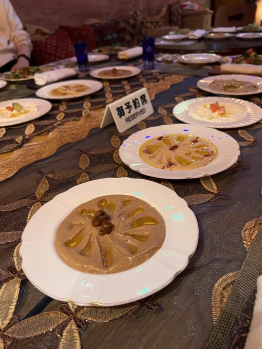 万博でヨルダンのご飯食べれなかったから食べてきた自分がやめない限り万博は続くらしい。お付き合いいただいた友人各位ありがとう!ALT