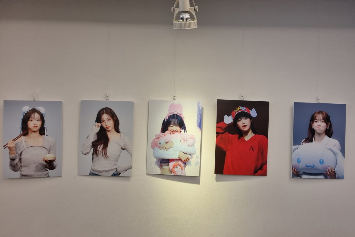 두 번째 생카_사진_2
너무 귀여운 오프 사진들
(갖고싶다..)
<a href="/forCHUU_/">𝐊𝐢𝐬𝐬 𝐚 𝐩𝐮𝐩𝐩𝐲? 𝐤𝐢𝐭𝐭𝐲?</a>