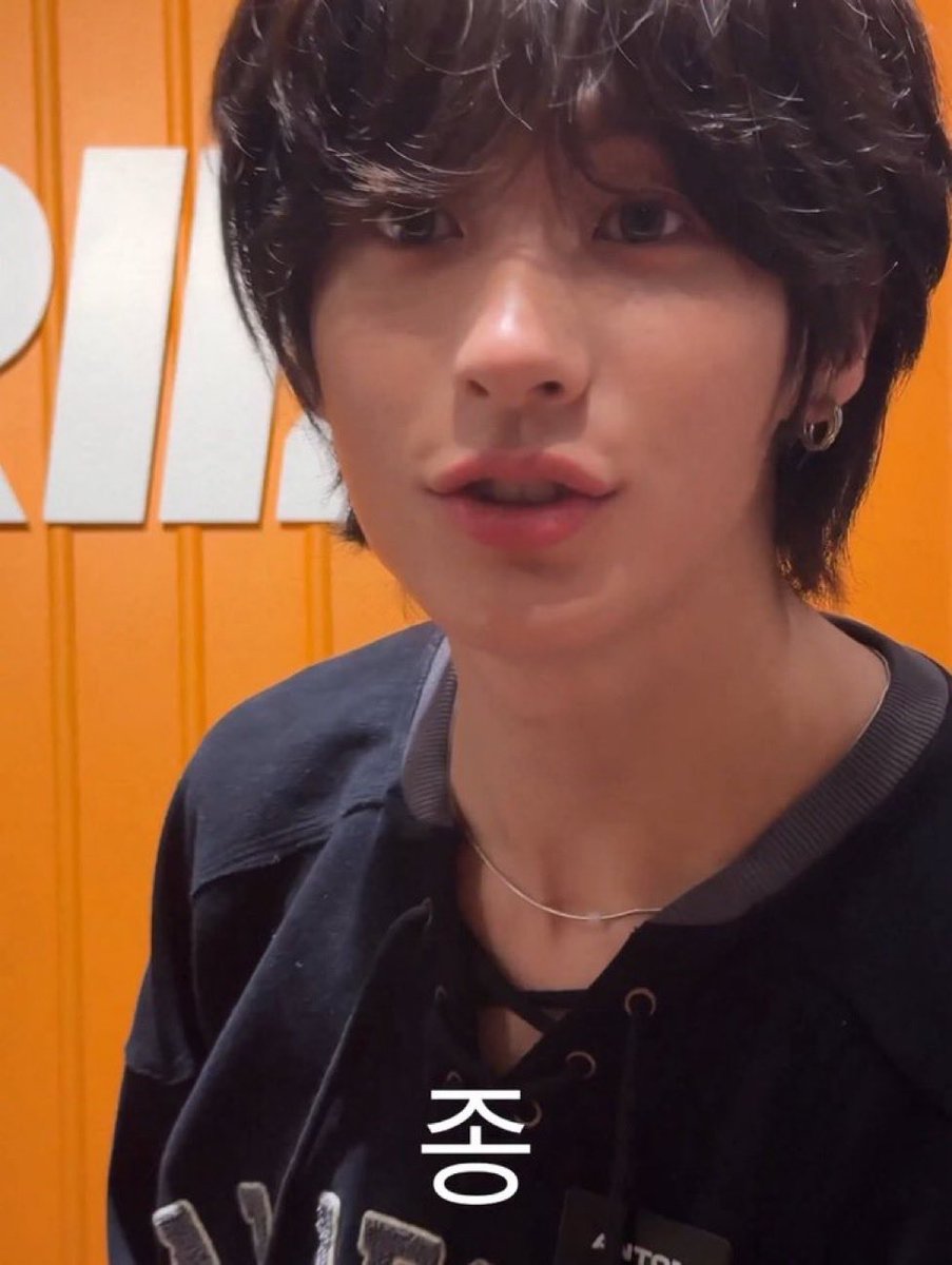 입꼬리는 한결같이 벨루가