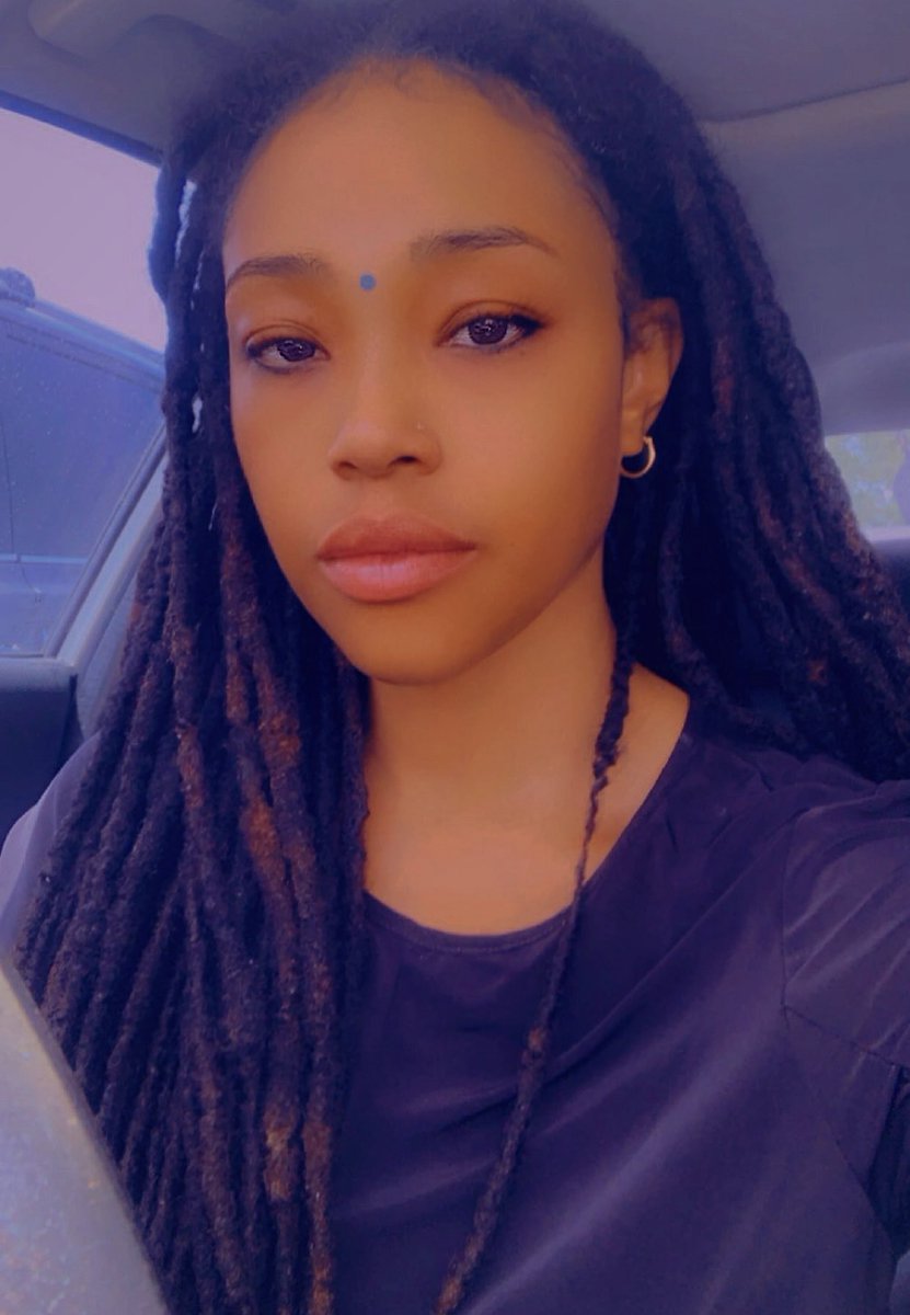 hibeautiiiful's tweet image. “Pretty in pictures, dangerous in DMs.” 💕

Journaling 👣… #lostfile