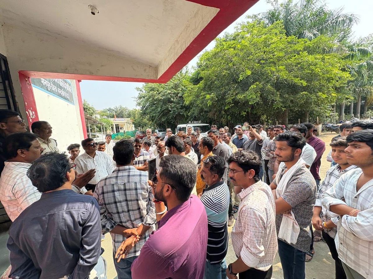 🔴 भानपुरा में छात्राओं के साथ हुई आपत्तिजनक घटना के विरोध में करणी सेना परिवार का तीखा विरोध प्रदर्शन 

मंदसौर जिले की भानपुरा तहसील स्थित यशवंतराव होलकर कॉलेज में विगत दिनों एक बेहद निंदनीय और शर्मनाक घटना सामने आई है, जहाँ अखिल भारतीय विद्यार्थी परिषद (ABVP) के कुछ छात्रों