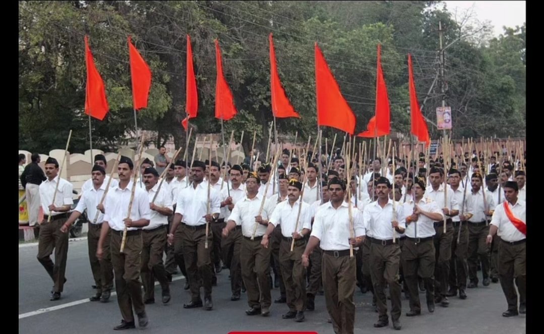 Why don't RSS members carry the Indian flag?