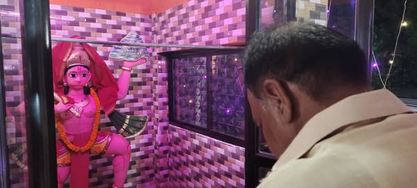 vinaybjpbihar's tweet image. हरपुरनन्द में अखंड अष्टयाम में सम्मिलित होकर सोनपुर विधानसभा में परिवर्तन के लिए प्रार्थना की.. जनमानस ने अपना समर्थन जताया..
#SonepurVidhansabha #SonepurNagarPanchayat #VikasSingh #GrihPravesh #जनसेवा