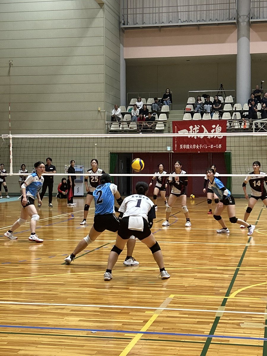 tokai_vb's tweet image. 2025年度 東海秋季女子1部リーグ戦 11日目】
Aコート第1試合
岐阜協立大学vs至学館大学
25-22
17-25
19-25
25-22
13-15
セットカウント2-3
至学館大学の勝利です!
