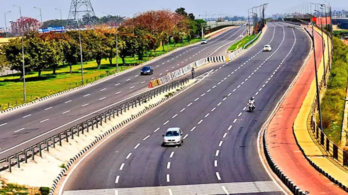 abhinavaduri9's tweet image. #Telangana gets ₹25,661 Cr boost for new National Highways 🚧
Telangana gets 5 major routes:
Hyderabad RRR (NH-161AA) – ₹15,627 Cr
Mahbubnagar–Gudeballur (Hyd-GOA) – ₹2,662 Cr
Jagtial–Mancherial – ₹2,550 Cr
Armoor–Jagtial – ₹2,338 Cr
Jagtial–Karimnagar – ₹2,384 Cr