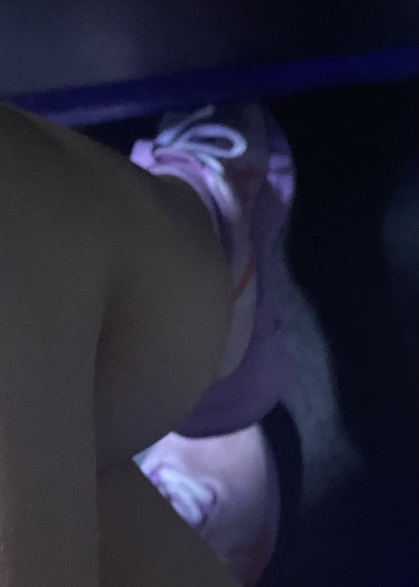 lunaria_dl's tweet image. tainanyo puro kayo AU... may nangyari tuloy sakin mala-AU kanina!!!

punyeta share ko na din kasi oversharer naman ako. NA PARA BANG #oneshot HAHAHAHA TANGINA?!

so kanina papunta ako sa UPD kasi nga w0men's run.