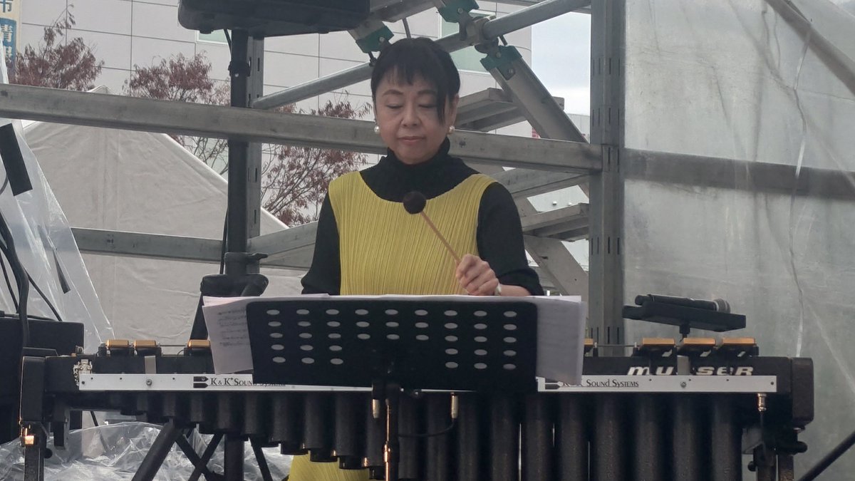 AOTKUBOKAWA's tweet photo. 「サウンドクルーズジャズオーケストラ with 山下真理」。旧知の知人が所属するバンドだということを、出演時まですっかり忘れていた。そういえばサウンドクルーズって名前だわ。ライブ2回行ったことあるわ。ｽﾐﾏｾﾝ……。山下さんのヴィブラフォンも良かった！
#4JAZZ #四日市JAZZ #SCJO #山下真理 https://t.co/M3CEby2zA0