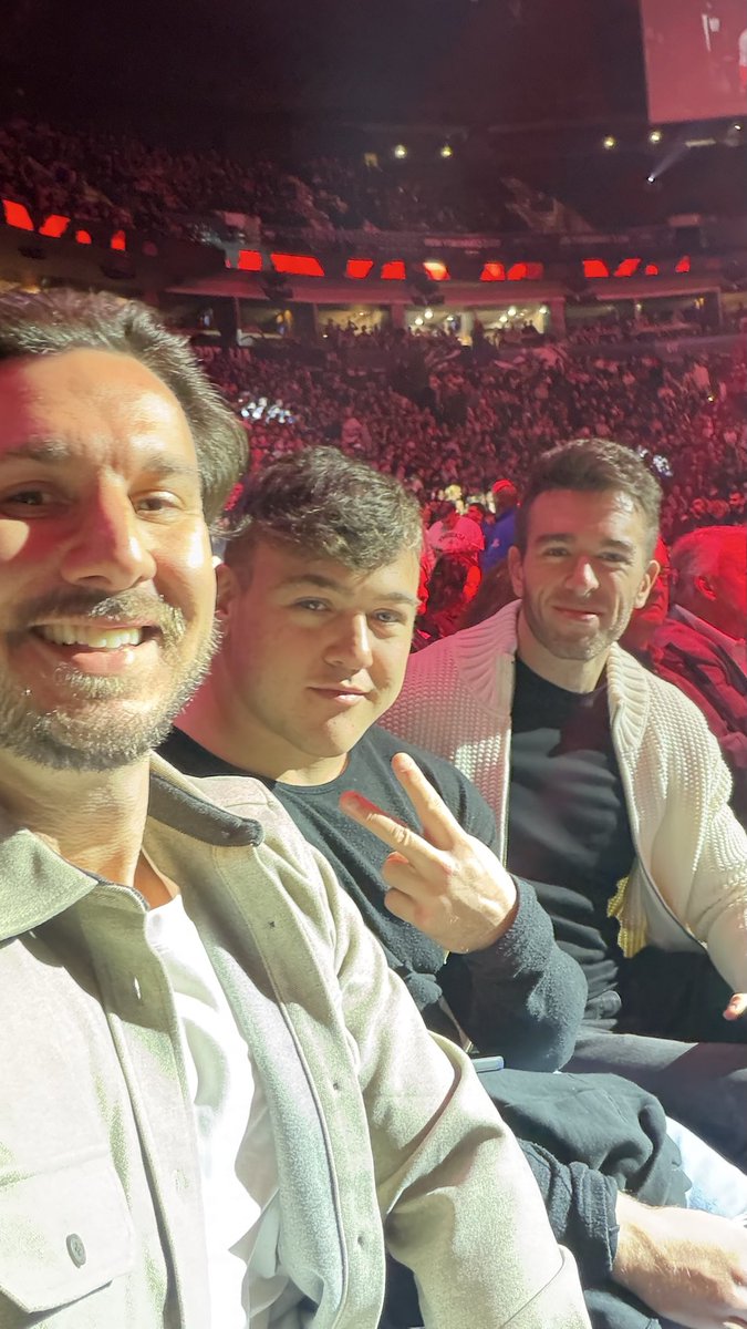 More Plates More Dates tweet media