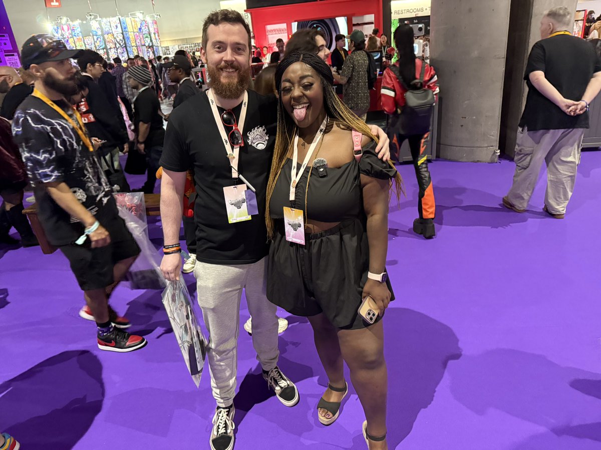Bumped into <a href="/NikkiLune/">nikki 🌙🍮</a> <a href="/SubathonLive/">Connor / Rebel</a> <a href="/MsAshRocks/">MsAsh✨🤍 🔜 Summer Game Fest</a> Pleasure to meet y’all as always at Twitchcon. #twitchcon2025