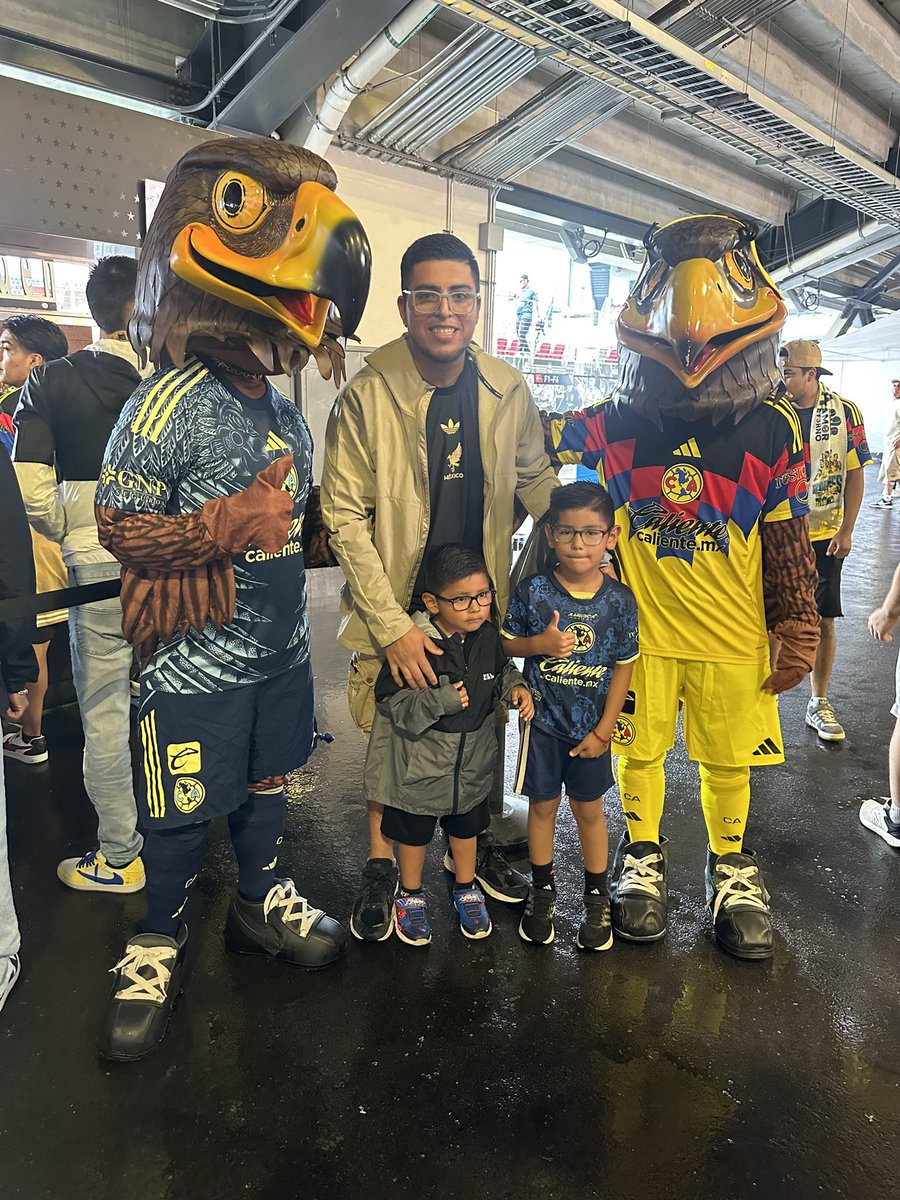 jdelayy's tweet photo. #sabadofutbolero vamos mis aguilas!! https://t.co/YIMmhF1g1J