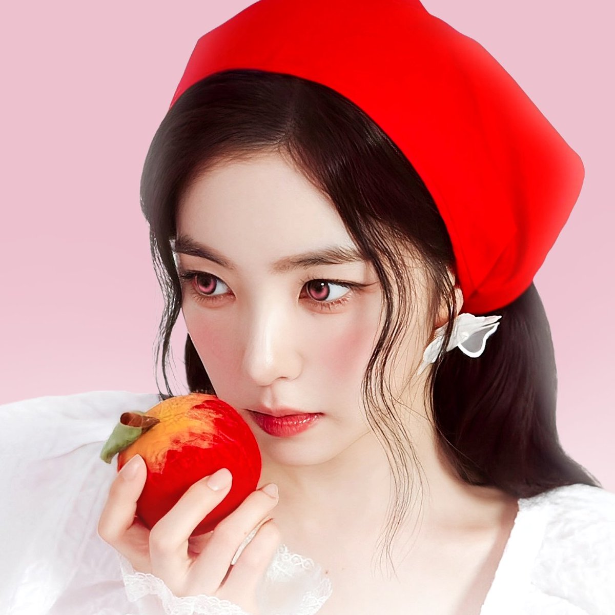 ofENOLA's tweet image. Help repost this? Thank you! 🍎

Hello! Enola bawa layout ready stock irene red velvet yang super cantik iniii. Bisa langsung dijemput melalui dm ataupun tele. Sudah termasuk retext ya teman-teman ❤️💖

#zonauang #zonajajan