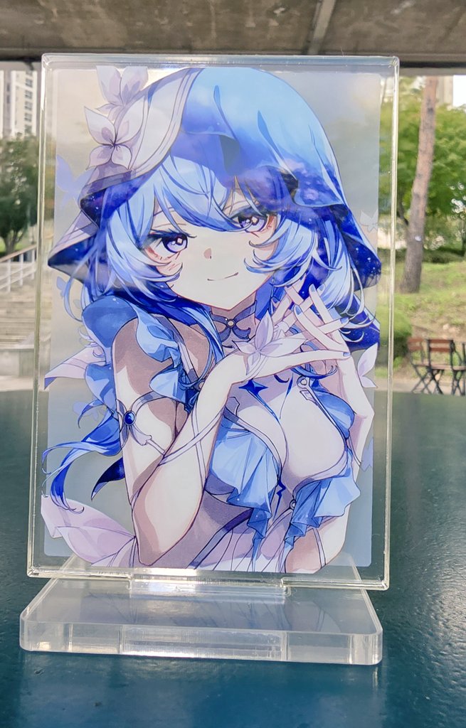 아크릴 자연광으로 찍으니까 진짜 예쁘긴 하다