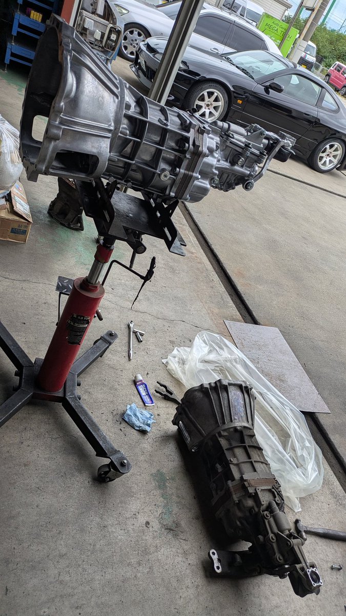 ag_megatech's tweet photo. 今日はミッション交換作業🔧
新品ミッションは良いですね😅 https://t.co/JomQNOqSzO