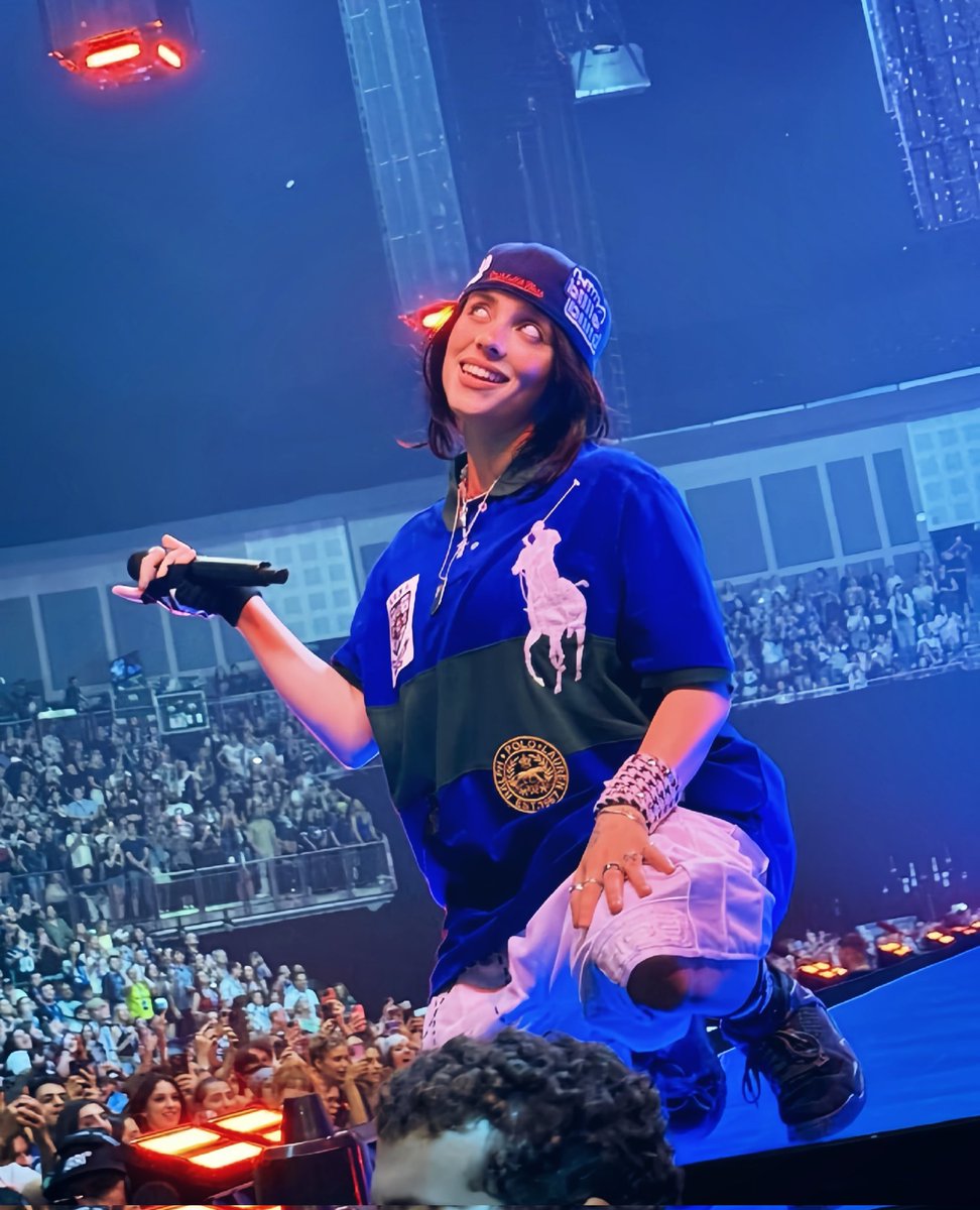 𝐑𝐞𝐧𝐚𝐭𝐚 (@billish_1999) on Twitter photo 