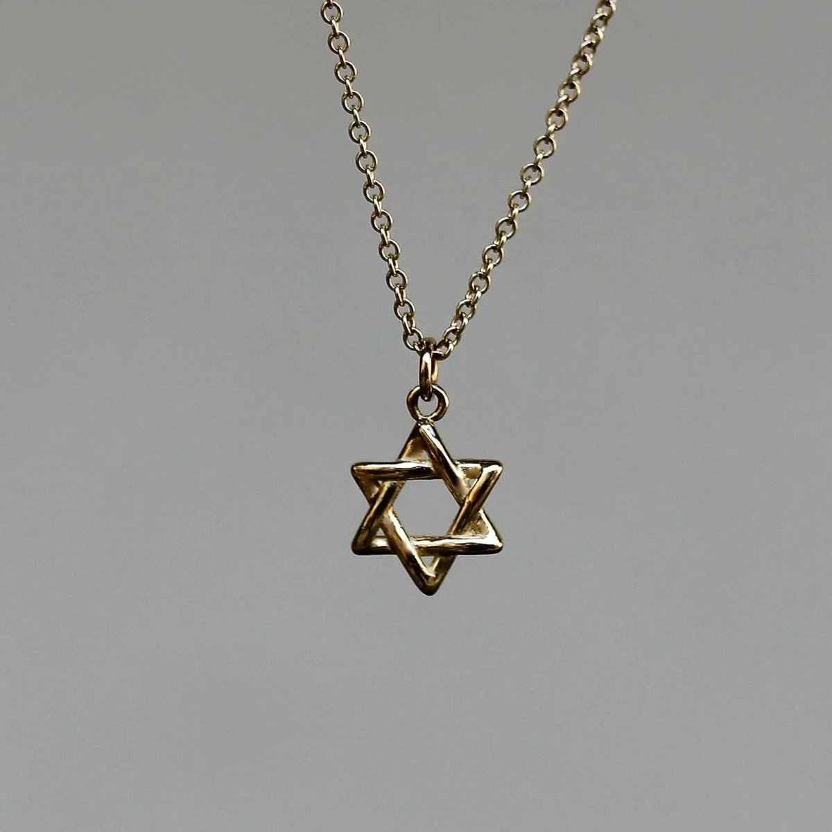 VividProwess's tweet image. In the last 14 days:
Jews banned from entering Birmingham for a soccer match.
Jews murdered on their way to a synagogue in Manchester.
Jews arrested in London for wearing a Star of David necklace.
This is blowing my mind.