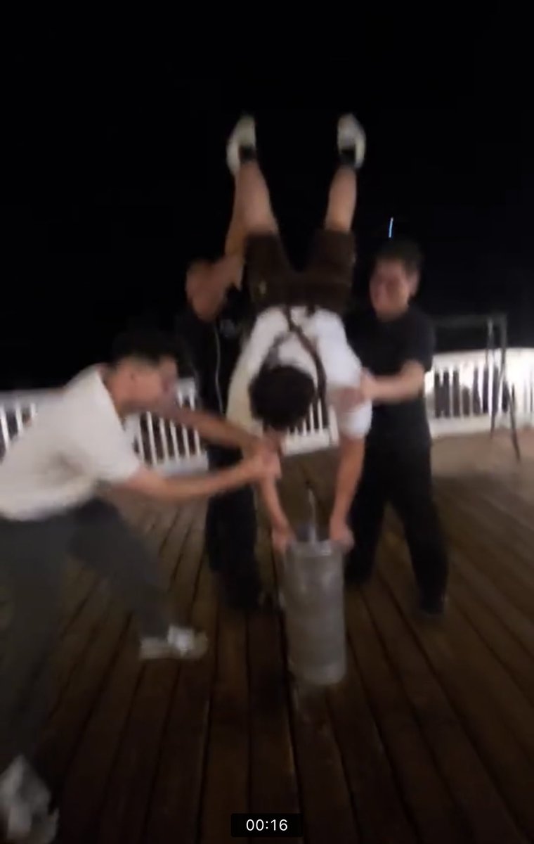 GerMakesDough's tweet image. Real photo from 30 minutes ago #whereisshe #amitheproblem