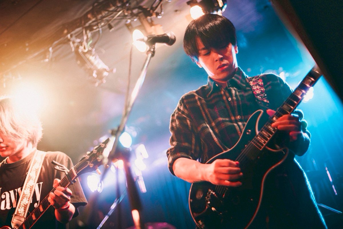 【▼ライラックヘイジー▼】

下北沢LIVEHOLIC

今年もありがとうございました！

photo by <a href="/_koo_photo_/">こうへい</a> 
#旬は巡る
#旬巡