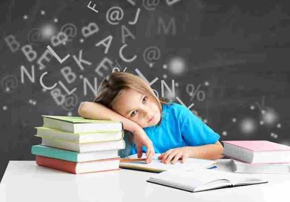 SaeedanA's tweet image. كمتخصص في #صعوبات_التعلم لا أعرف لماذا ارتبطت الصور المرفقة هنا بذوي صعوبات التعلم؟! حتى أصبحت رمزًا للتعريف بهم وهذا بلا شك يعطي إشارة أن ذوي صعوبات التعلم دائمًا محبطين ومحتارين ويظهر عليهم صفات الشعور بالفشل والعجز، وهذا بدوره سيشعر الأسر وأطفالهم من ذوي صعوبات التعلم بهذا…