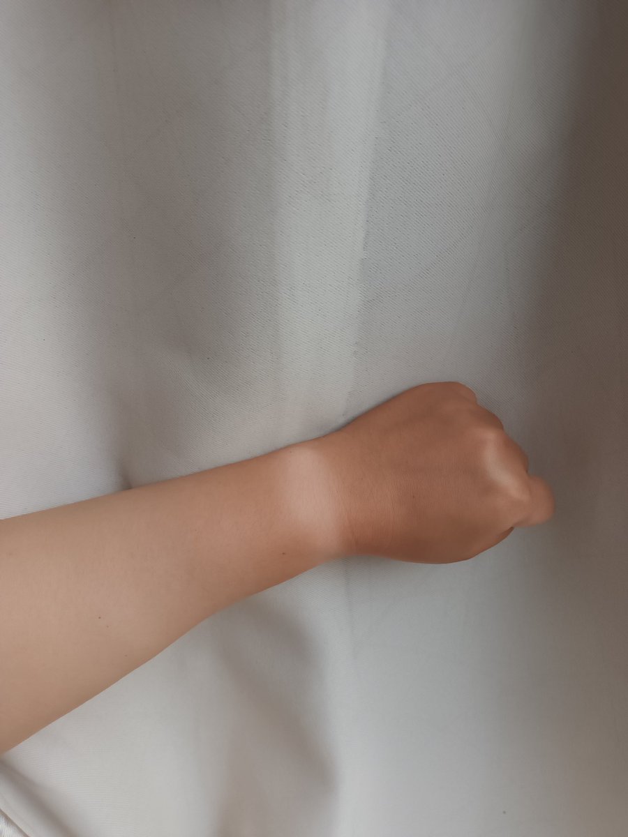 florahauna's tweet image. Omg panas jakarta jam 9 pagi tuh parah bgt....