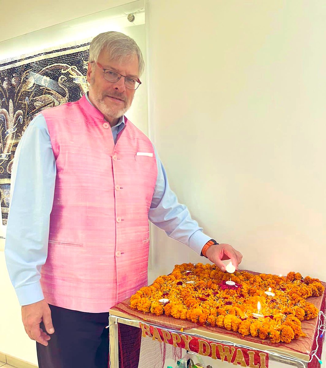 Happy Diwali🪔
Wishing my Indian ‘extended family’ a festival of lights glowing with love and laughter. May the divine light of #Diwali fill your life with peace, prosperity, and endless joy.
#Diwali2025