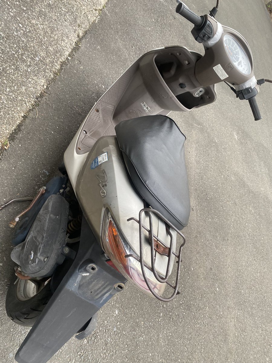 ☀︎ワイヤー引きブレーキマスター（よく言うZ4マスター）
☀︎カッコイイ鉄ホイール
部品代で12000円でいかがですか🙋

一応、走れます。クランクベアリング異音大です。希望あれば書類つけます。
いなければバラして棚にしまいます🙇‍♂️
