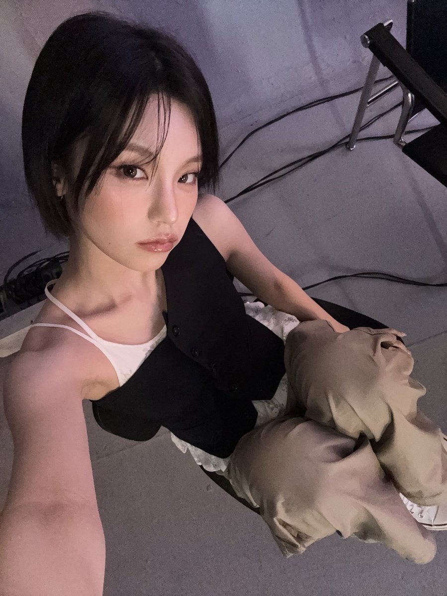 bblofitzy's tweet photo. 🐺💭 2:02pm https://t.co/pTdOoCFGU2