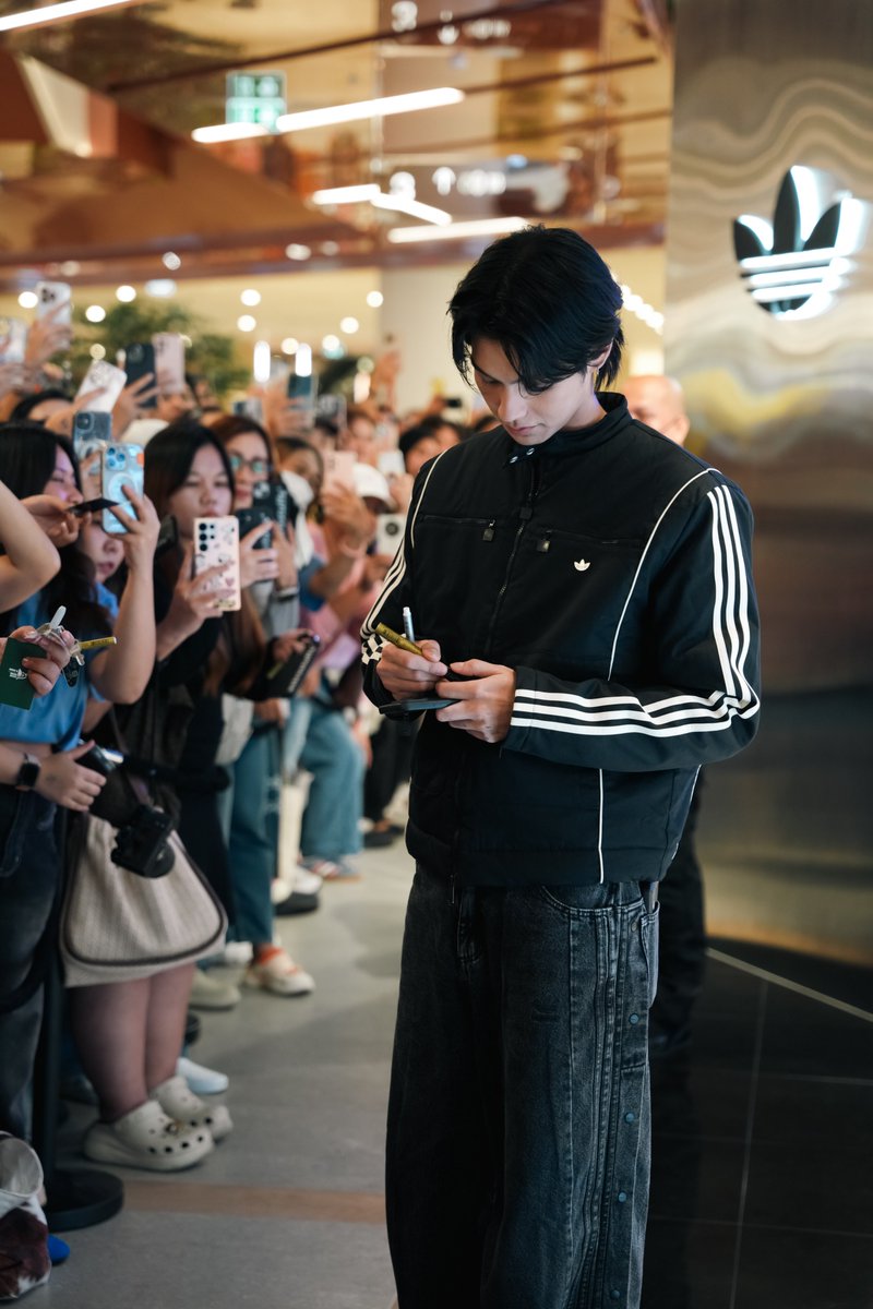 Grateful for all the love and energy yesterday, thank you to everyone who took time out of your weekend to support BRIGHT. And big thanks to adidas team and store staff for taking such good care of everything 🙏🏻🤍

(1/2)

#adidasxBRIGHT
#adidasOriginals
#bbrightvc
#Cloud9Ent