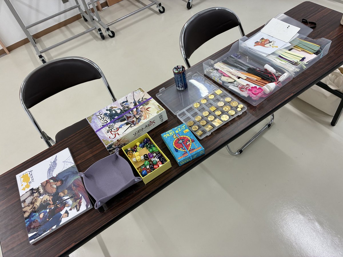 toriya_u2a's tweet image. CoderDojo名古屋内の酉屋のコーナー。全然プログラミング関係ないものばっかりだけども