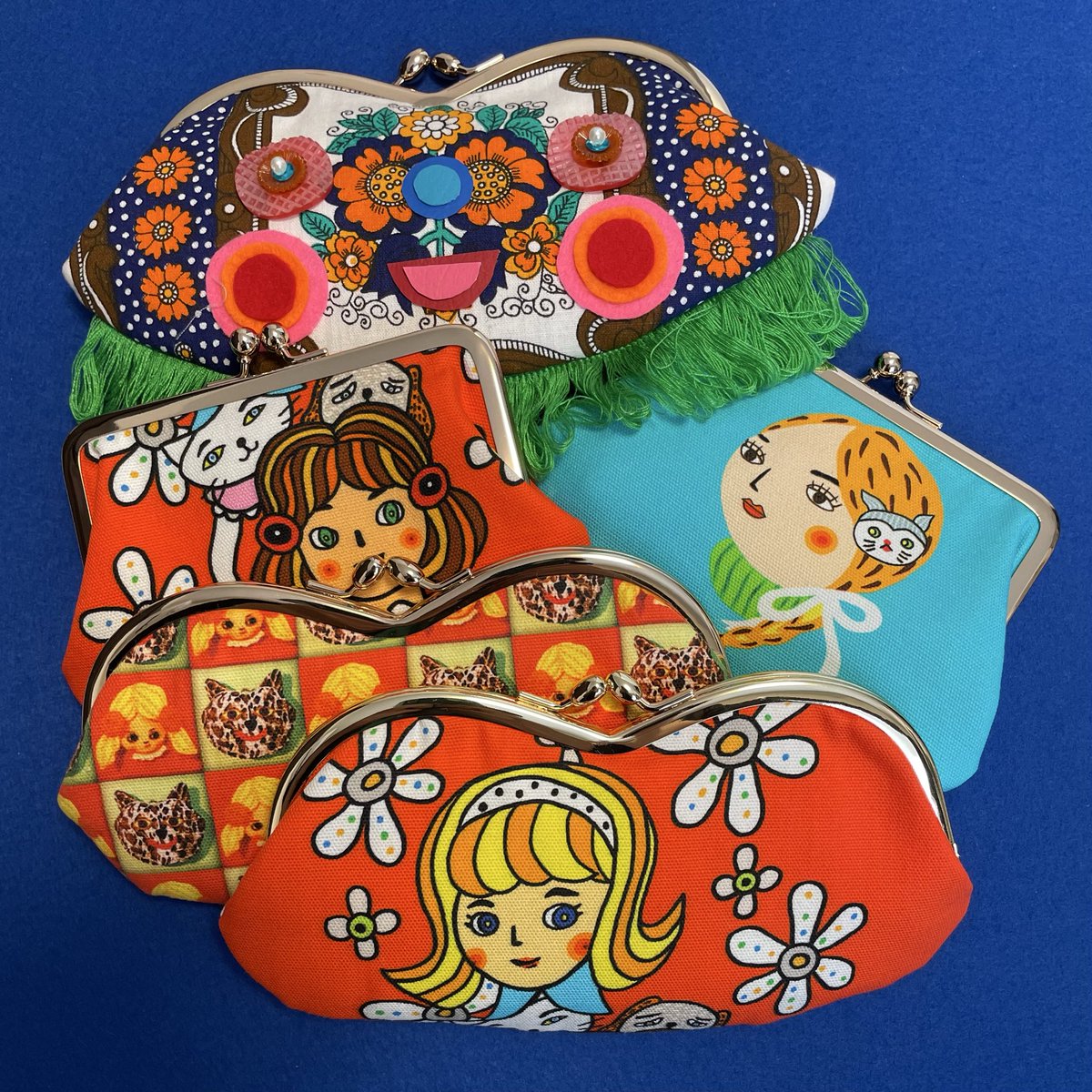 本日10/1918時まで。一枚目画像一筆箋在庫有ります。よろしくお願いします‼️
ヒトフミびより展
大須賀初めての、小さな便箋（ヒトフミ箋）の他、メガネケース、カードケース、マスキングテープ3種も販売

原宿・デザインフェスタギャラリーEAST２０1
東京都渋谷区神宮前3-20-2