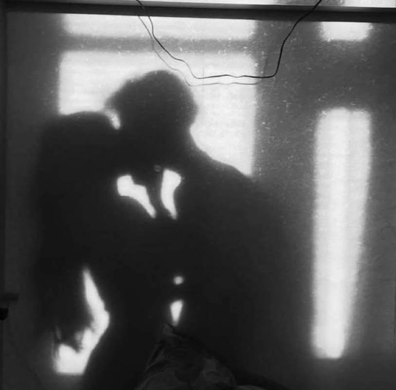 Aşk güzeldir; çünkü her duyguyu yaşatır insana.