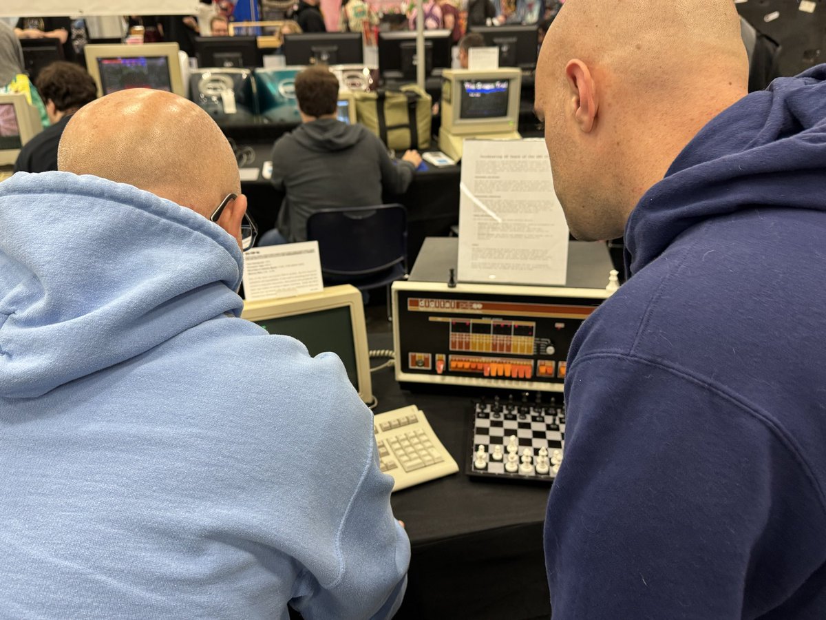 sdf_pubnix's tweet image. Congratulations to the chess master who beat the PDP-8 today!

Thank you for playing