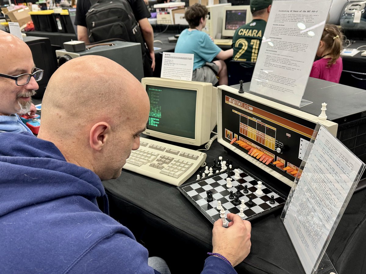 sdf_pubnix's tweet image. Congratulations to the chess master who beat the PDP-8 today!

Thank you for playing