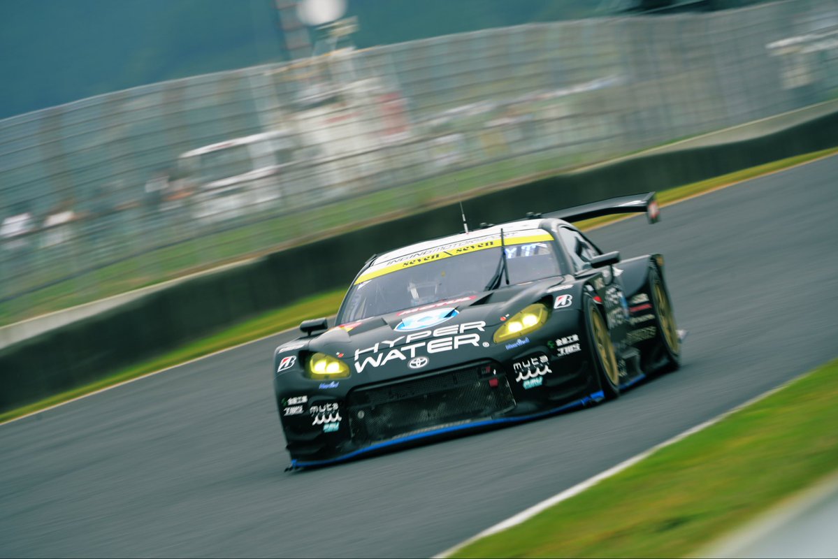 レーススタートから約1時間経過
現在2位を走行中です。
#HYPERWATERRACING #GR86