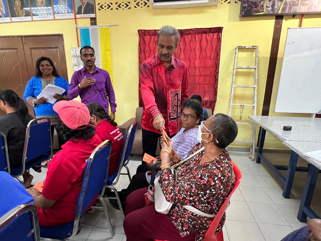 Joined YB Joseph Ng Soon Siang &amp; Councillor Visvenathan Tangavello for the Deepavali Voucher Contribution by MPKK Kampung Melayu.

RM5,000 from Parliament Bukit Gelugor to support families in need &amp; share the joy of Deepavali.