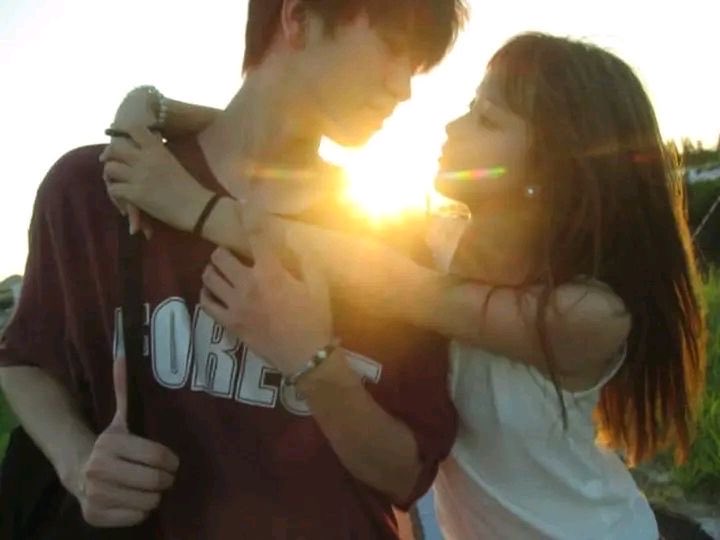 yo fantaseando con cualquier hombre q me habla (estoy alucinando)