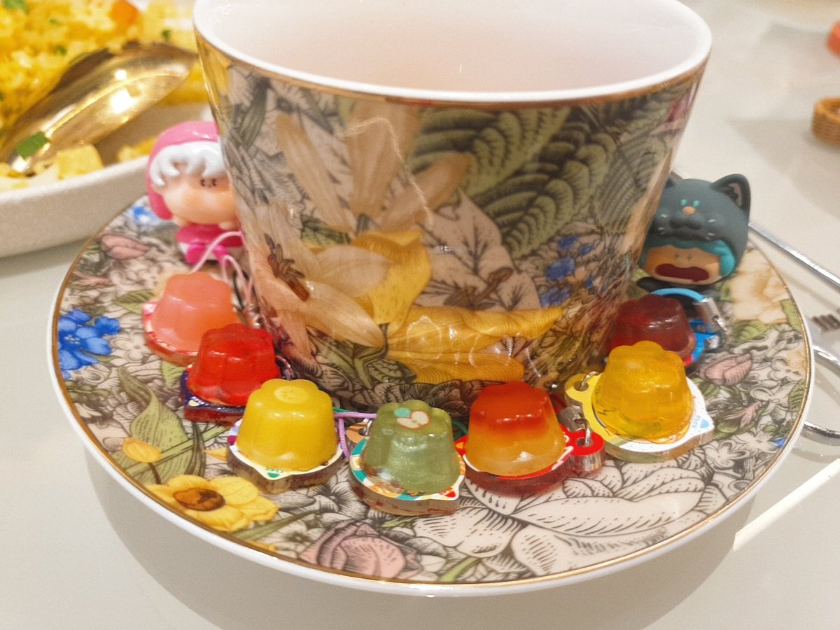 Callus131794's tweet photo. Bangtan Flavored Pudding Phone charms 🍮🍒🍏🍌🍊🍉🍑 https://t.co/3BAih6XDR1