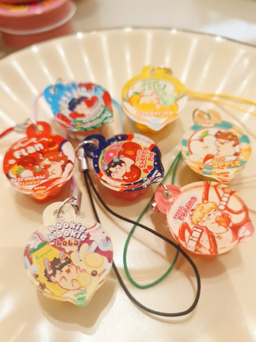 Callus131794's tweet photo. Bangtan Flavored Pudding Phone charms 🍮🍒🍏🍌🍊🍉🍑 https://t.co/3BAih6XDR1