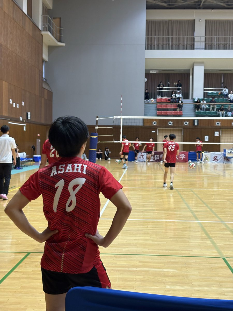 tokai_vb's tweet image. 【2025年度 東海春季男子1部リーグ戦 7日目】
Aコート第2試合
朝日大学vs愛知大学
23-25
17-25
23-25
セットカウント0-3
愛知大学の勝利です!