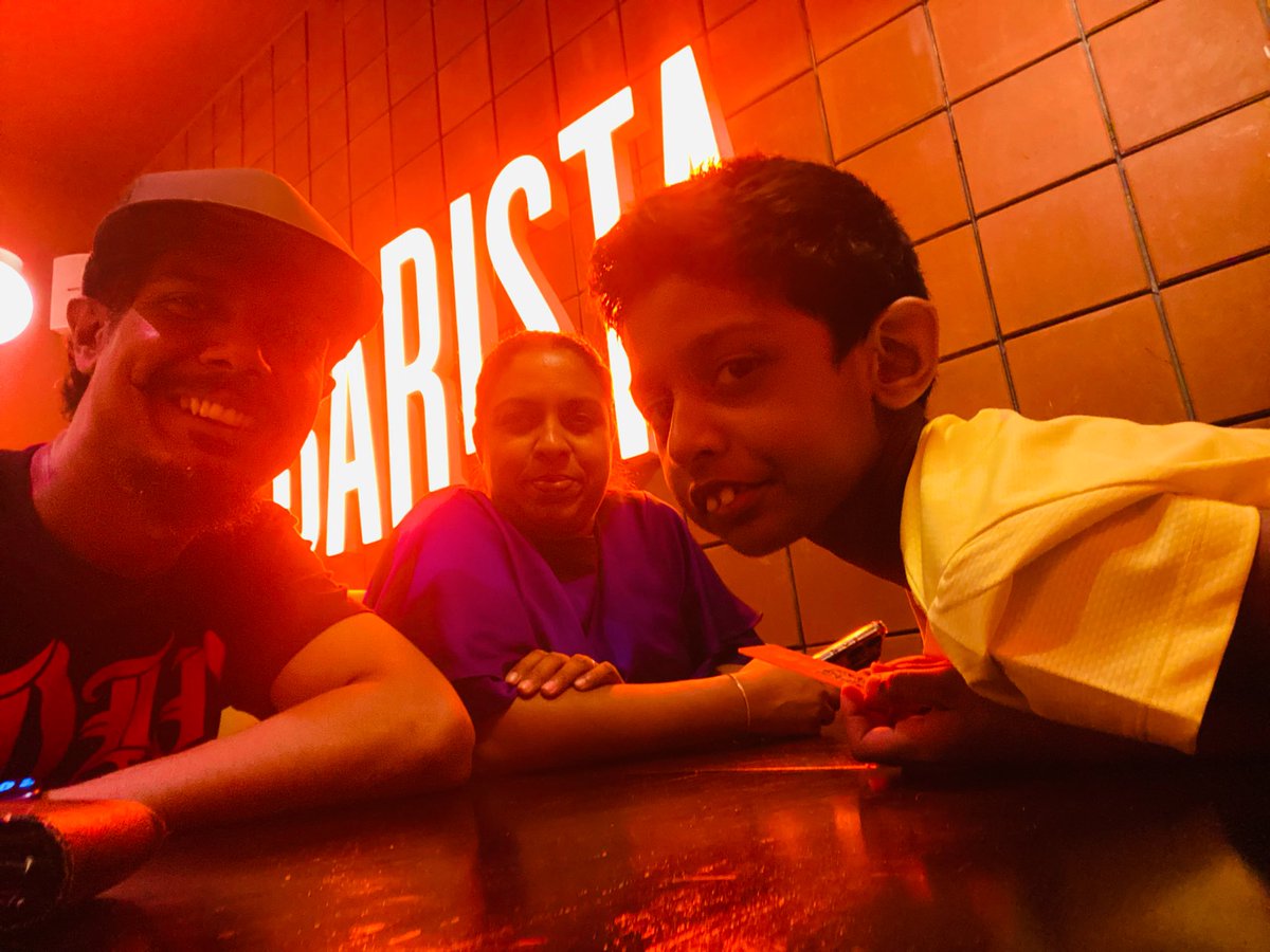 samp_c's tweet image. A cozy evening at #Barista with my favorite people ❤️☕
.
#BaristaMoments #FamilyLove #WeekendVibes #CozyEvening #CoffeeTime #SriLankaCafes #RainyDays #SweetMoments #Galle #lka