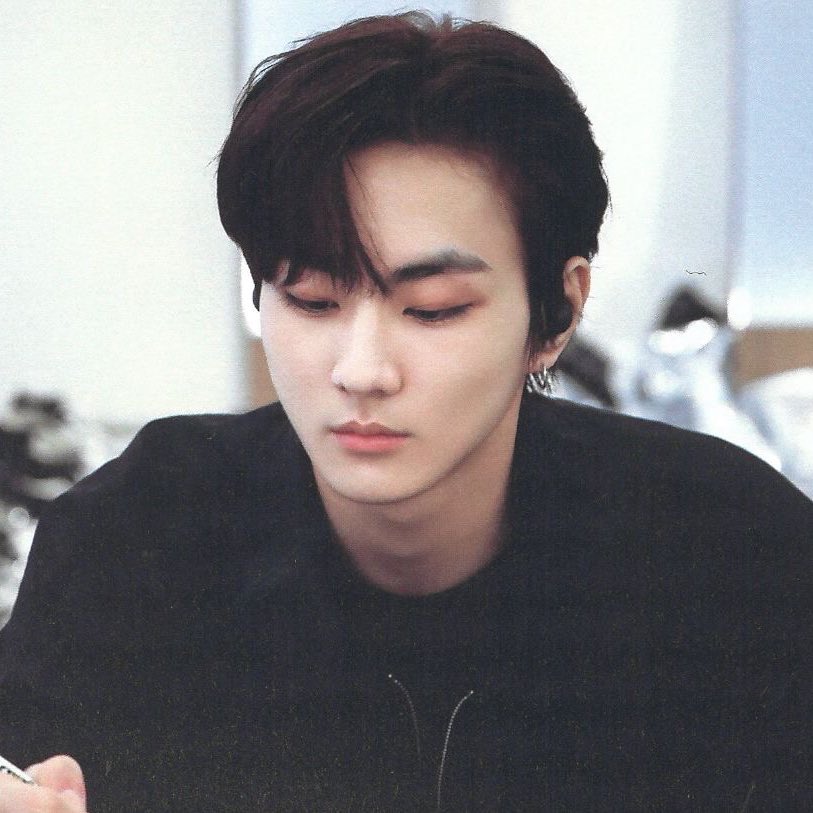 letterforhoon's tweet image. between us,
a #sungwon au 🎐

tired of being set up on dates by his grandma, ezekiel (sh) took it upon himself to get a fake boyfriend to make her stop, and isaac (jw) was a very willing sacrifice.