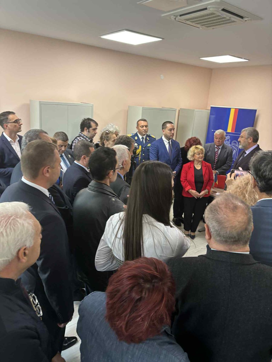 Very glad 2open a new honorary consulate in Ruse,the 4th one in Bulgaria. A sincere expression of 🇷🇴's keen interest to continue expand multi-faceted relations&amp;contacts with 🇧🇬 and its people. Good luck🍀 #VictorGugushev!
Big thanks to <a href="/MFABulgaria/">MFA Bulgaria</a> &amp;local partners🤝
<a href="/MAERomania/">Ministry of Foreign Affairs of Romania 🇷🇴</a>
