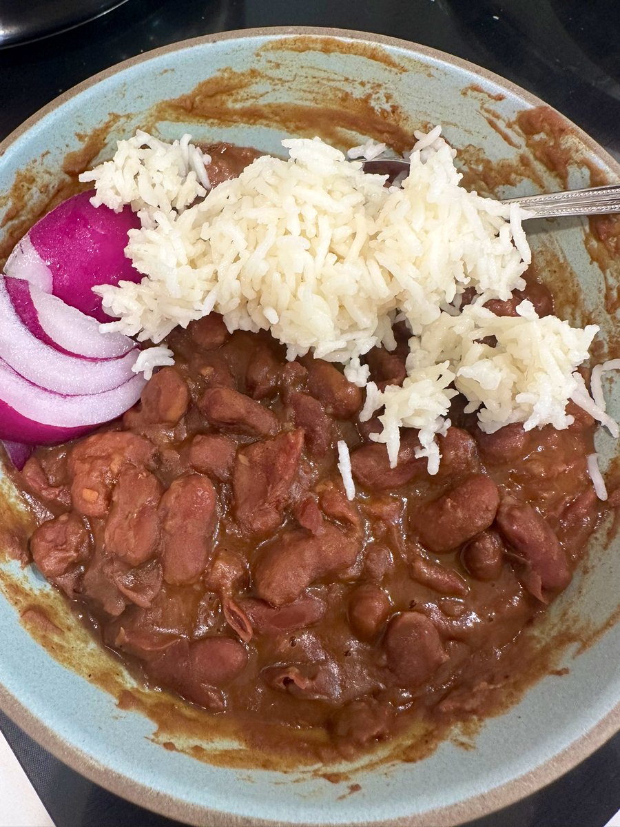 free_style_chef's tweet photo. The universal combo of rice & beans is always delicious.
This is the Indian style Rajma with bone broth cooked basmati rice.
#twittersupperclub #Indianfood https://t.co/FpbvFJ2q7V