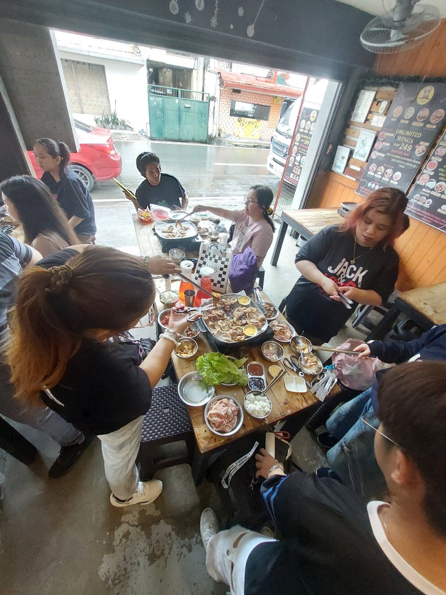 YinAnanWongPh's tweet photo. Happening now: Our filo-yors enjoying our samgyup party for Yin
A Meat and Meet: Yin Birthday Event
#yinyiny_anw #Yawph https://t.co/HLLmKW78WO