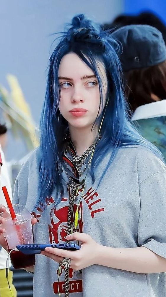 codeixx's tweet image. my fav singer @billieeilish btw 😭😭😭