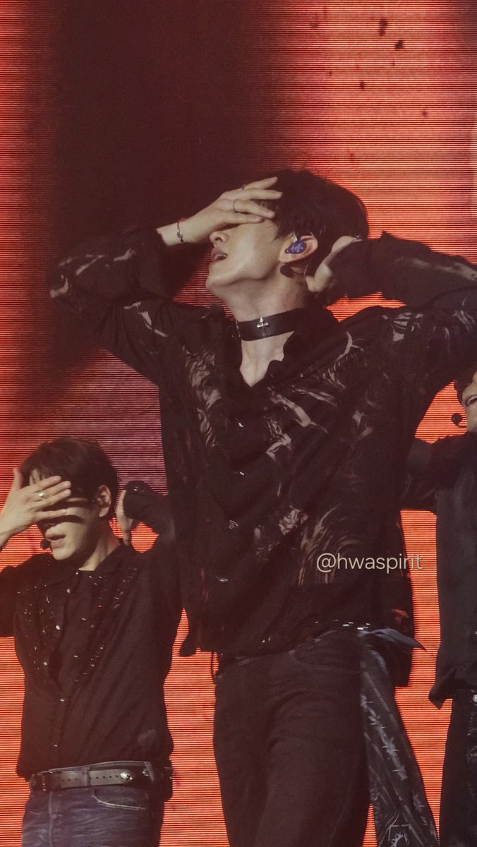 hwaspirit's tweet photo. Te amo tanto Lee Hyukjae, aun no puedo creer que esta foto la saque yo  #ss10inchile #SUPERSHOW10 #eunhyuk https://t.co/HP8e6JcmVA