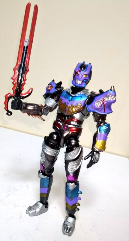 装動オリジナルキャラクター
・アナザーガヴ or ガヴモドキ

前から作ろうと思っていた、
ガヴにデザインが似ているデザストをアナザーガヴ風に作りました。
ガヴのライドウォッチも発売されるぽいので、タイミング的には良かったかもしれない。
 #装動
 #仮面ライダーガヴ