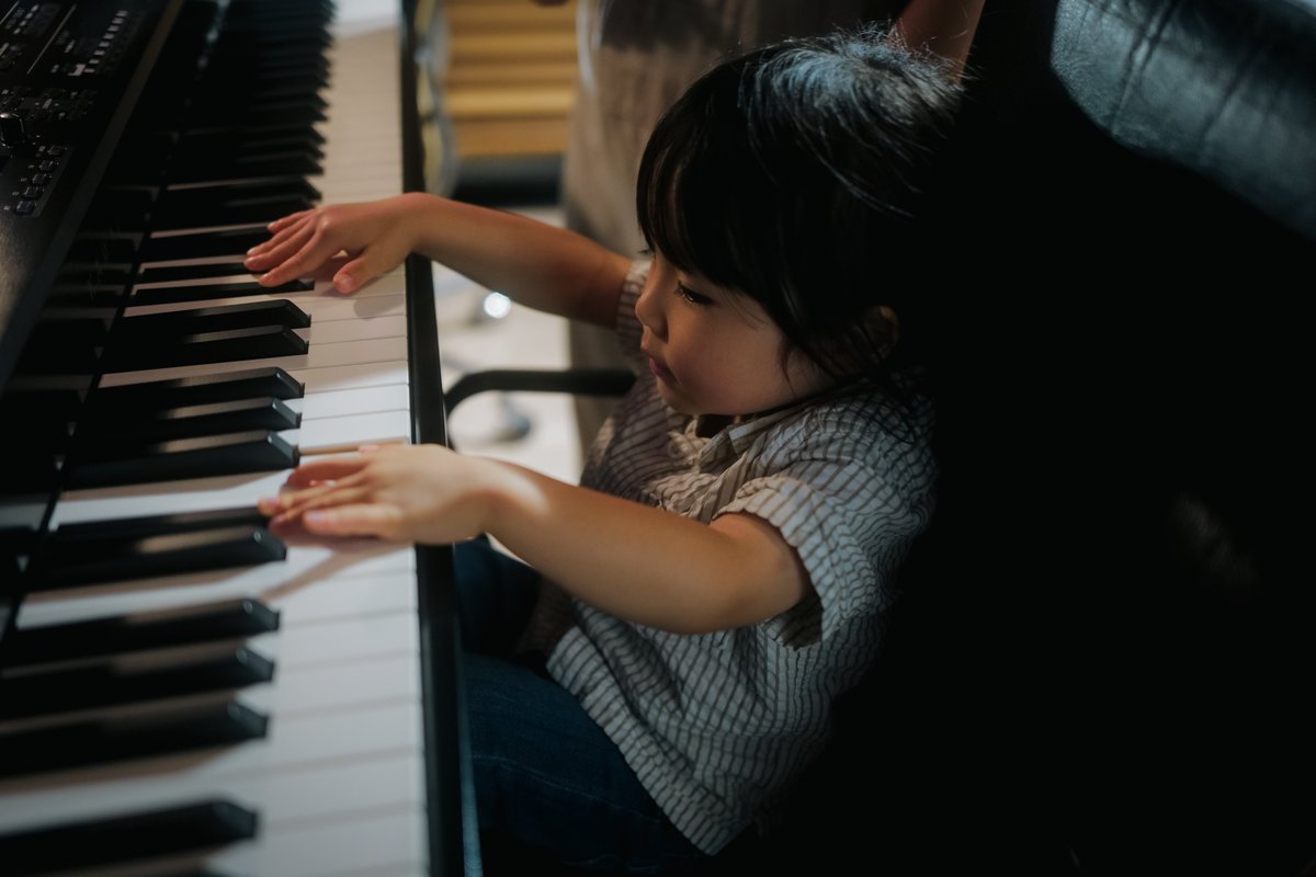 uto_ao's tweet image. ちしろ３歳 のパーティ💫
みんなからのプレゼントは 🍰📷🎹

#mynewgear #Leica #kawai